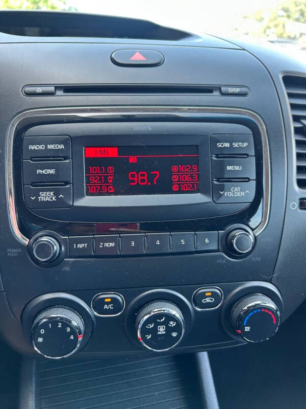 2017 Kia Forte5 LX
