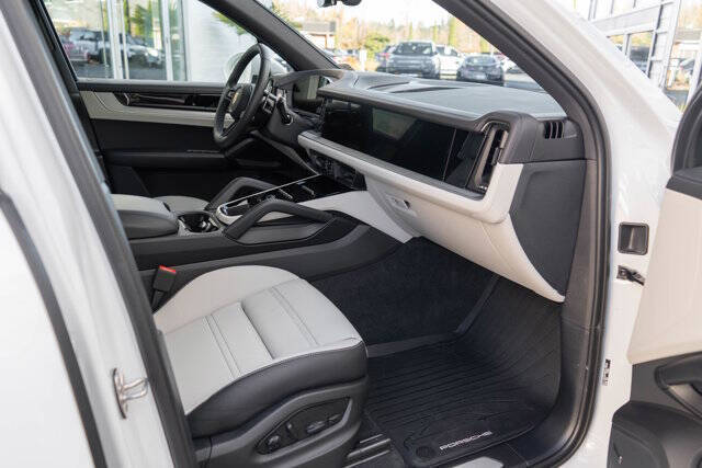 2024 Porsche Cayenne