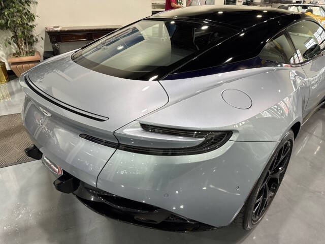 2019 Aston Martin DB11 V8
