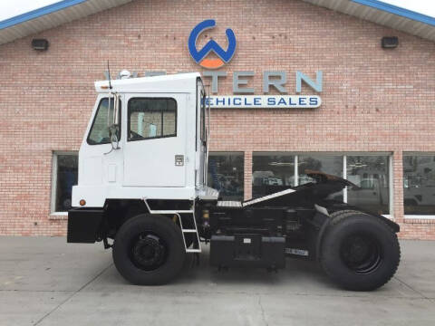 2006 Capacity TJ5000 Yard Spotter