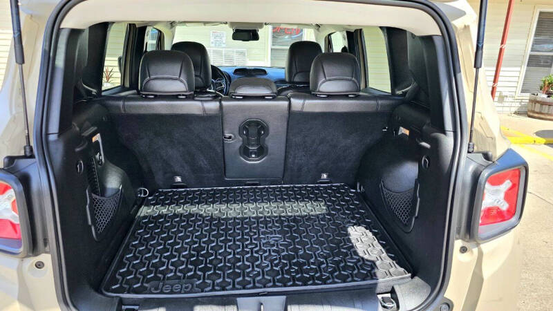 2017 Jeep Renegade Deserthawk