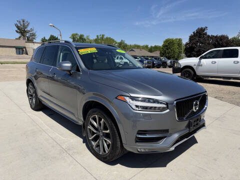 2017 Volvo XC90 T6 Momentum