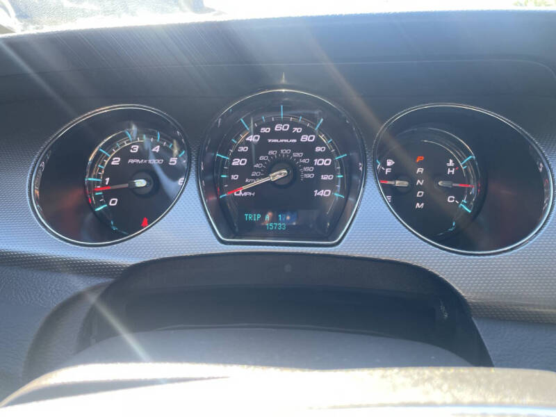 2012 Ford Taurus SEL - Photo 14