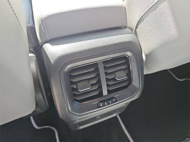 2022 Volkswagen Taos SE 4Motion