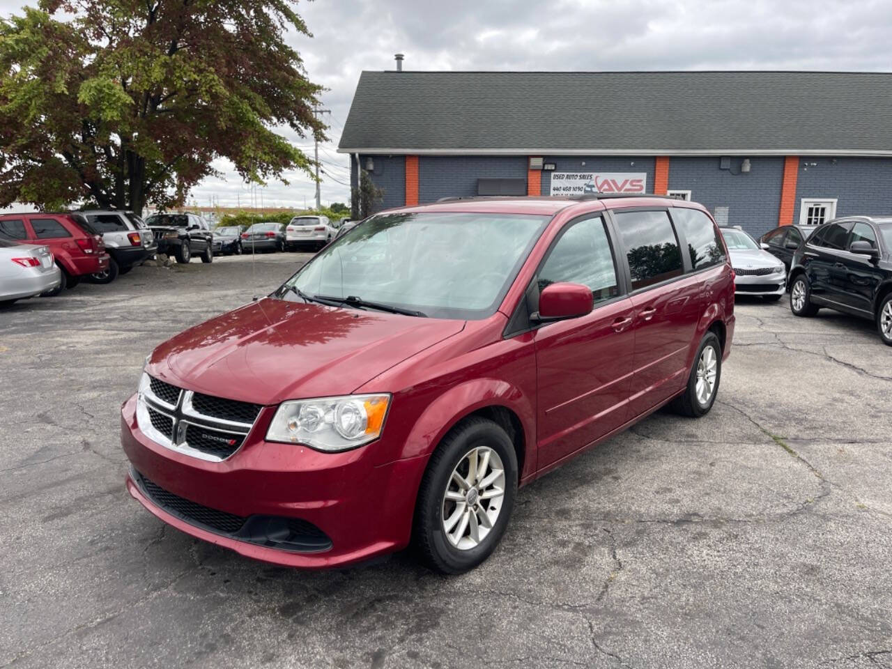 2015 Dodge Grand Caravan for sale at AVS AUTO GROUP LLC in CLEVELAND, OH