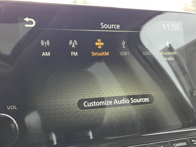 2025 Nissan Pathfinder SL