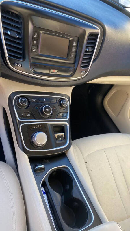 2015 Chrysler 200 Limited
