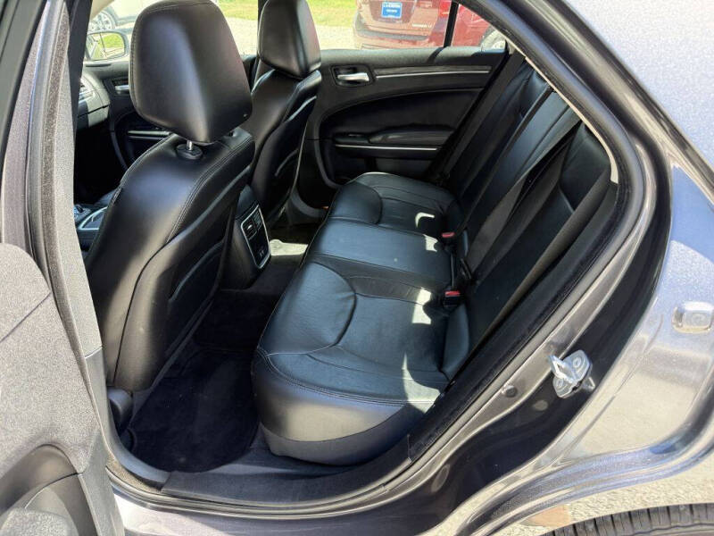 2017 Chrysler 300 Limited