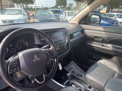 2019 Mitsubishi Outlander SE
