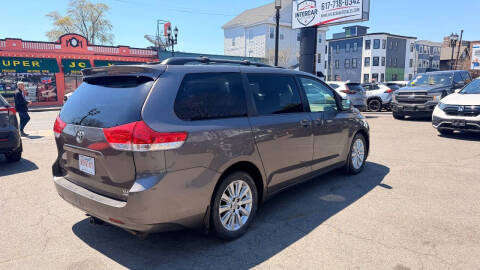 2012 Toyota Sienna XLE 7-Passenger