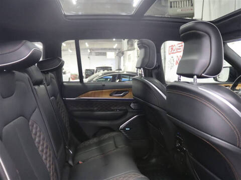 2022 Jeep Grand Cherokee Summit