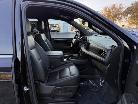 2025 Chevrolet Suburban LT