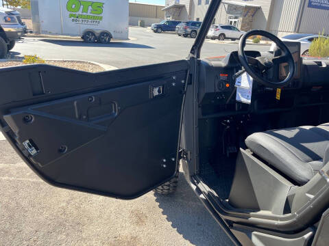 2025 Segway UT10 P Crew