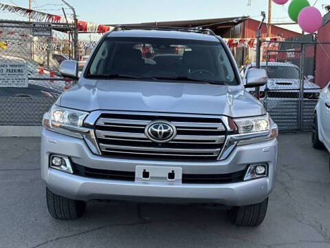 2017 Toyota Land Cruiser