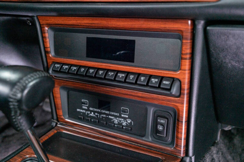 1990 Lincoln Mark VII Bill Blass