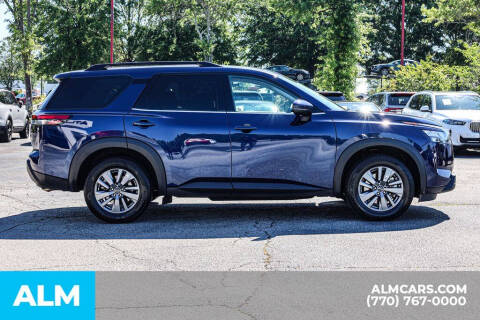 2025 Nissan Pathfinder SV