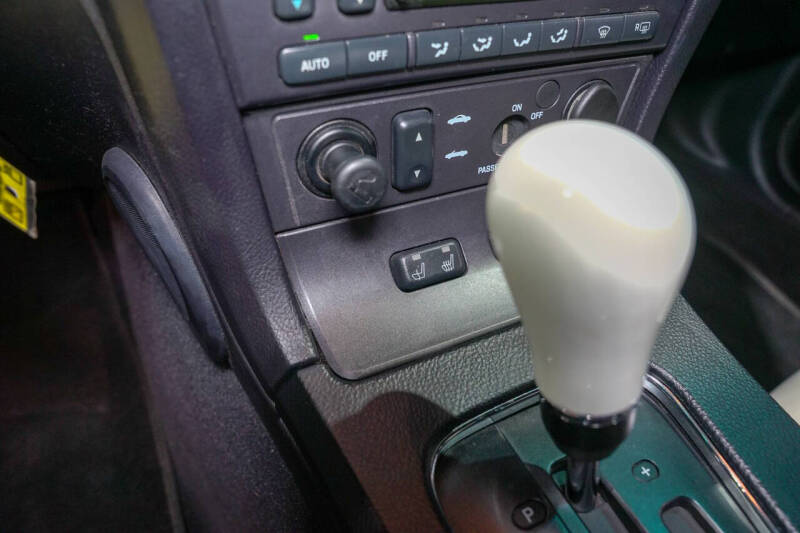 2003 Ford Thunderbird Deluxe