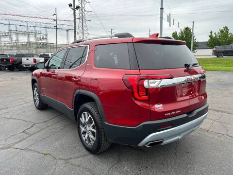 2023 GMC Acadia SLT