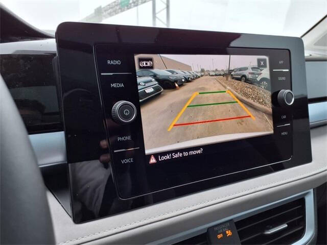 2025 Volkswagen Taos SE