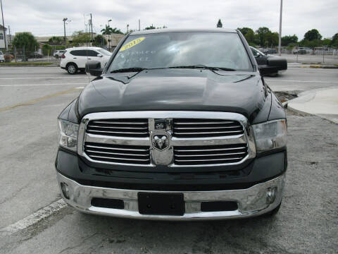 2015 RAM 1500 for sale at SUPERAUTO AUTO SALES INC in Hialeah FL