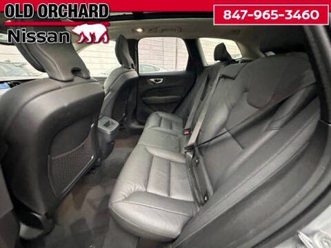 2025 Volvo XC60 B5 Plus Dark Theme