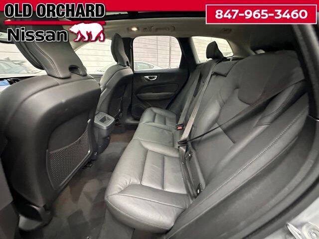 2025 Volvo XC60 B5 Plus Dark Theme