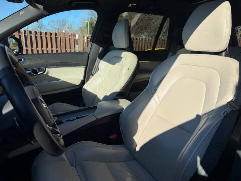 2020 Volvo XC90 T6 R-Design