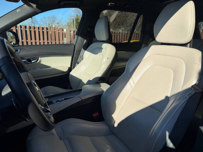 2020 Volvo XC90 T6 R-Design