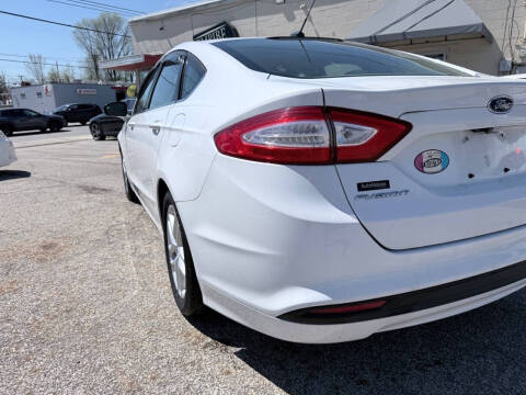 2016 Ford Fusion SE