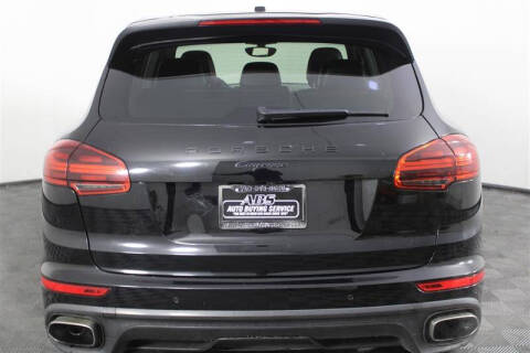 2017 Porsche Cayenne Platinum Edition