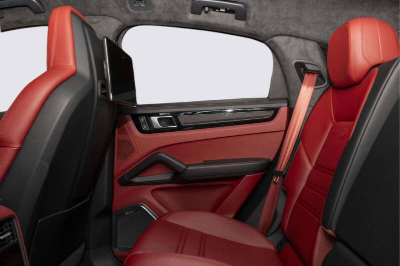 2022 Porsche Cayenne Turbo GT