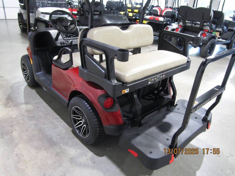 2027 E-Z-GO Valor