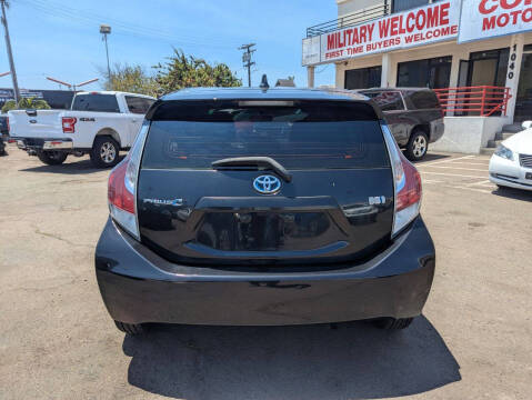 2016 Toyota Prius c Two