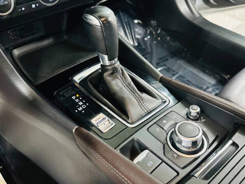 2018 Mazda MAZDA3 Touring