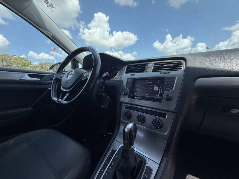 2015 Volkswagen Golf TSI S