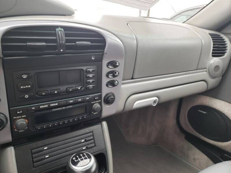 2004 Porsche 911 Carrera