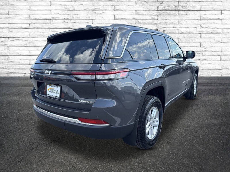 2025 Jeep Grand Cherokee Laredo