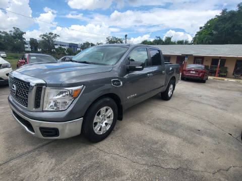 2017 Nissan Titan SV
