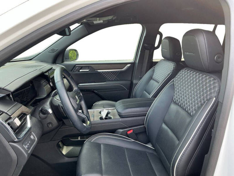 2025 GMC Acadia Denali