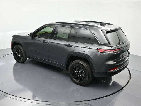 2026 Jeep Grand Cherokee Altitude