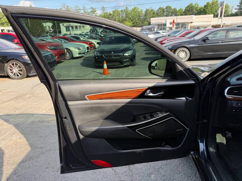 2017 Kia Cadenza Premium