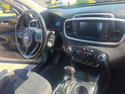 2017 Kia Sorento LX
