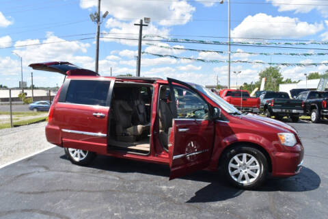 2012 Chrysler Town and Country Touring-L