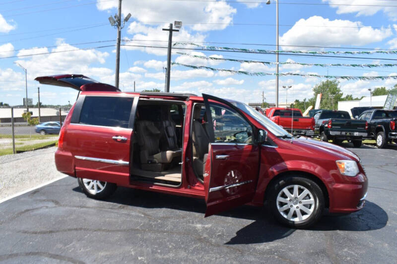 2012 Chrysler Town and Country Touring-L
