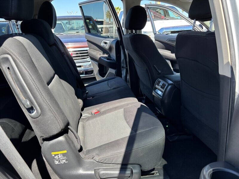 2017 Nissan Pathfinder S