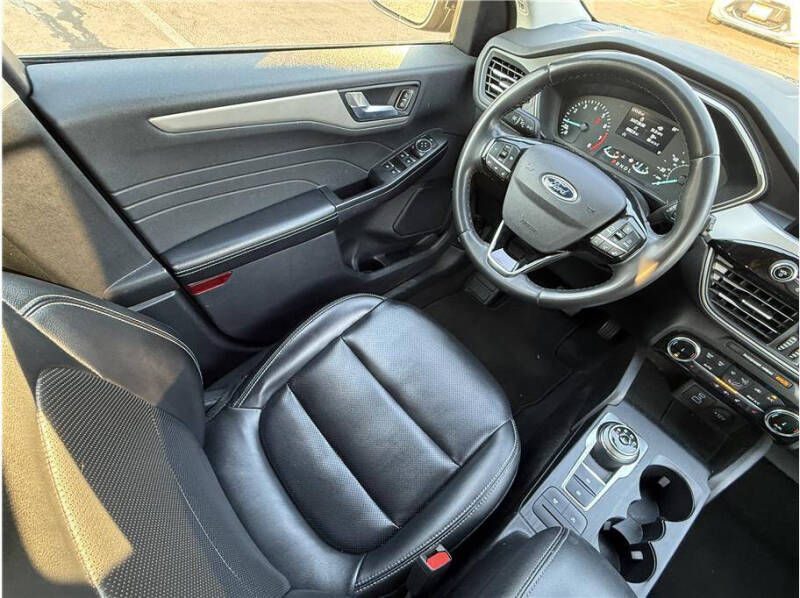 2022 Ford Escape SEL