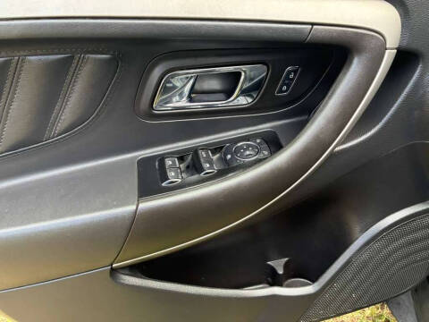 2015 Ford Taurus SEL