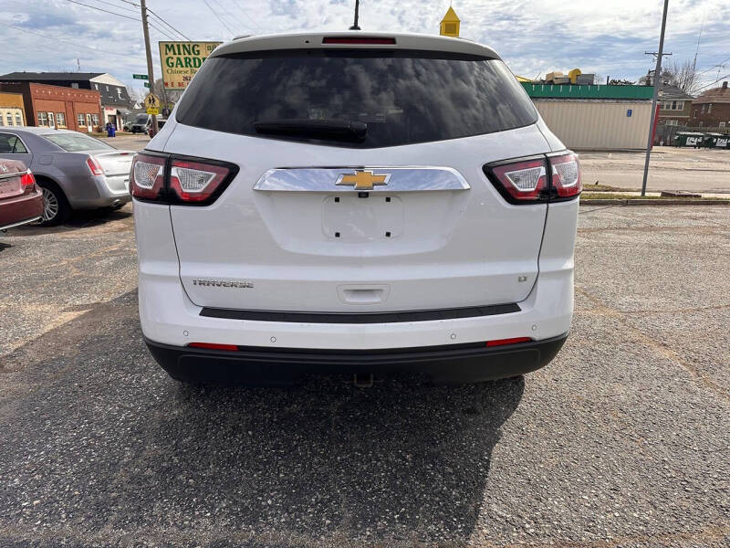2017 Chevrolet Traverse LT