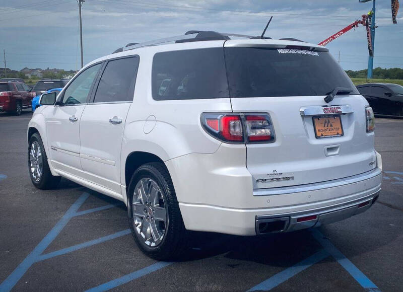 2016 GMC Acadia Denali