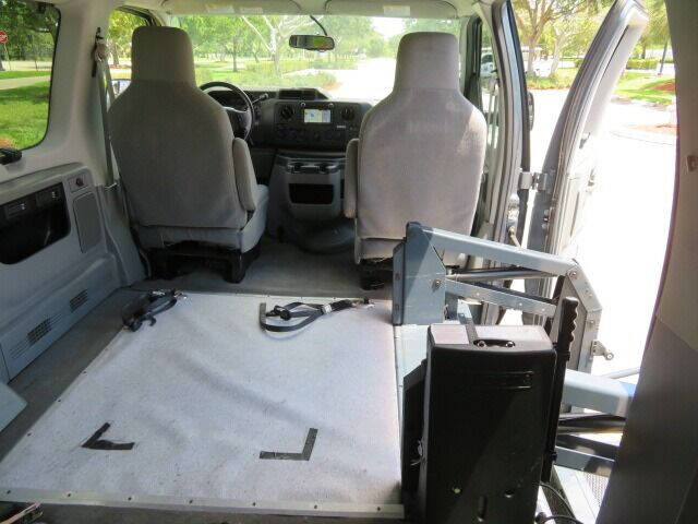 2013 Ford E-Series E-150 XLT